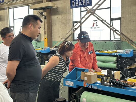 Snel instellen AG130B Metalen draadnet Loom Machine Full CNC Light Duty