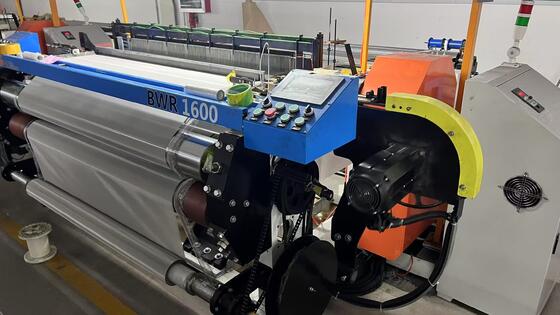 Bajo ruido de trabajo ligero Telar de malla de alambre de metal Rápido cambio de dirección 1600MM