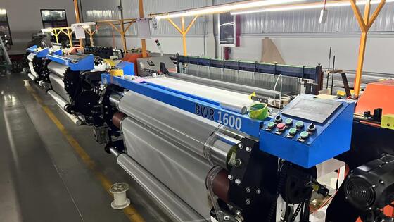 Ahorro de tiempo de trabajo ligero de malla de alambre máquina de telar estable funcionamiento 1600B