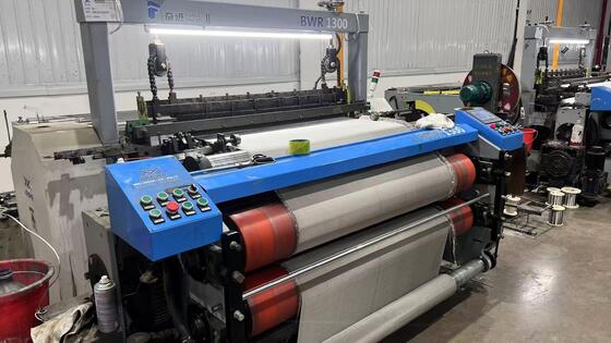 2.2KW Máquina avanzada de tejido de malla de alambre Producción en volumen 1300D