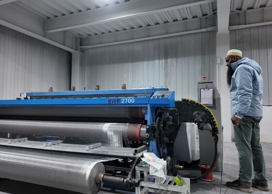 Are fully CNC high-strength stainless steel wire mesh weaving machines mainly used for window screen products, high-transparency mesh